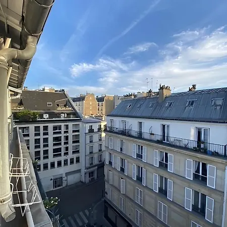 Upscale 80M2 2 Bedroom Apartment Near Champs Elysees-3